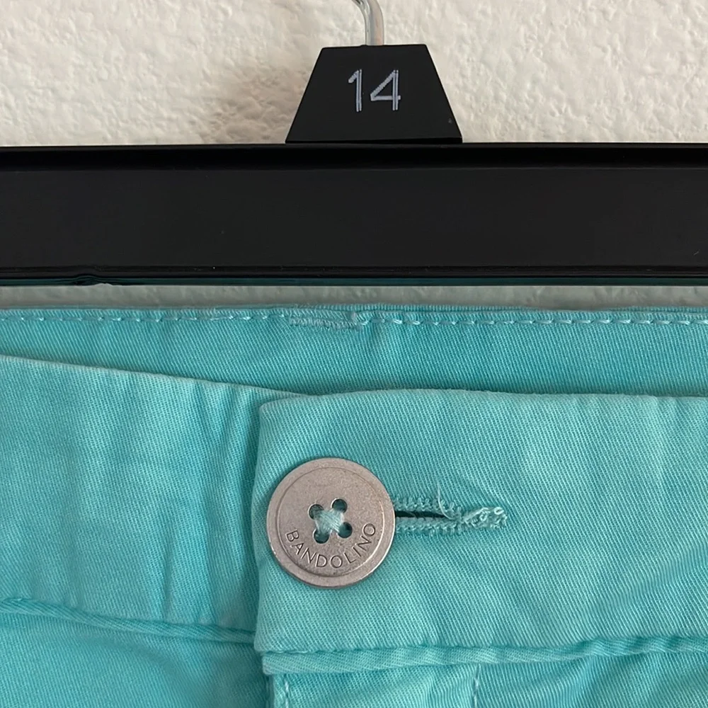 Bandolino Ladies below the knee shorts. Size 12. Aqua Green. 2 front pockets - Picture 5 of 6